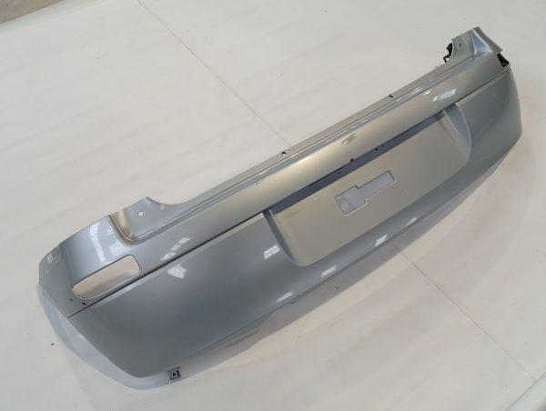 PARAGOLPE TRASERO CHEVROLET CORSA II 02-11 (USADO) - Imagen 3